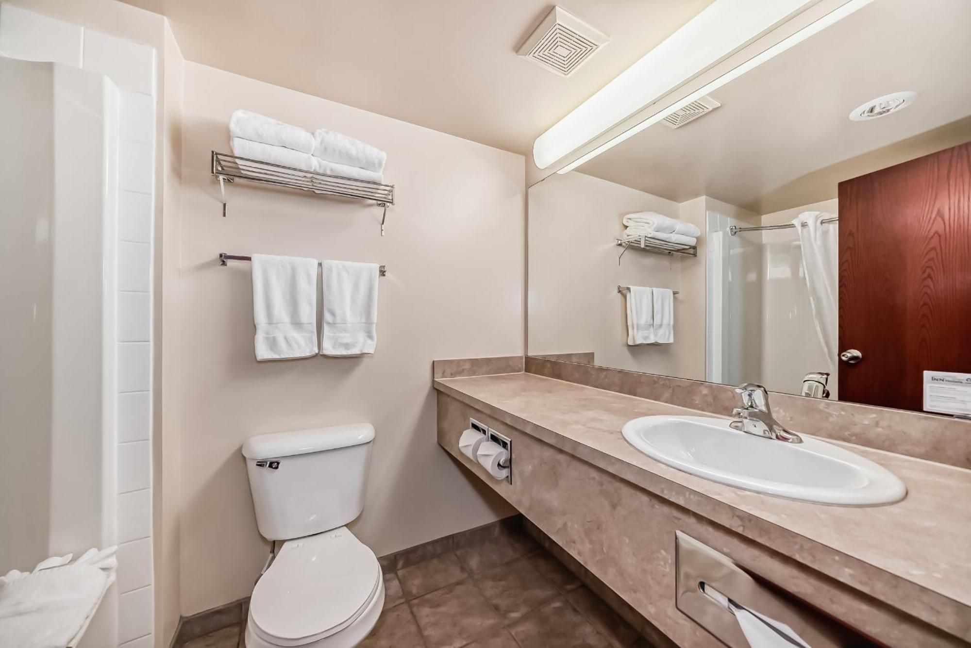 Grande Cache Inn & Suites Dış mekan fotoğraf