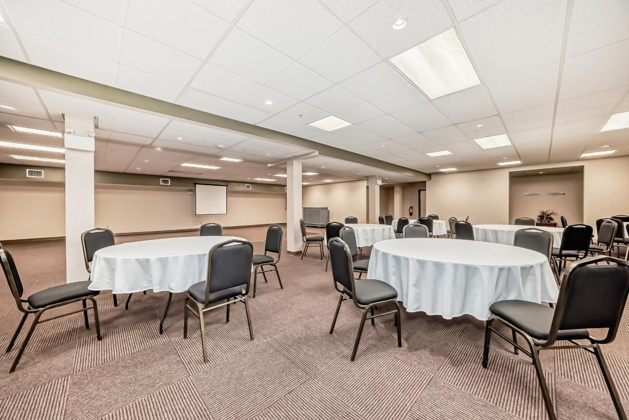 Grande Cache Inn & Suites Dış mekan fotoğraf