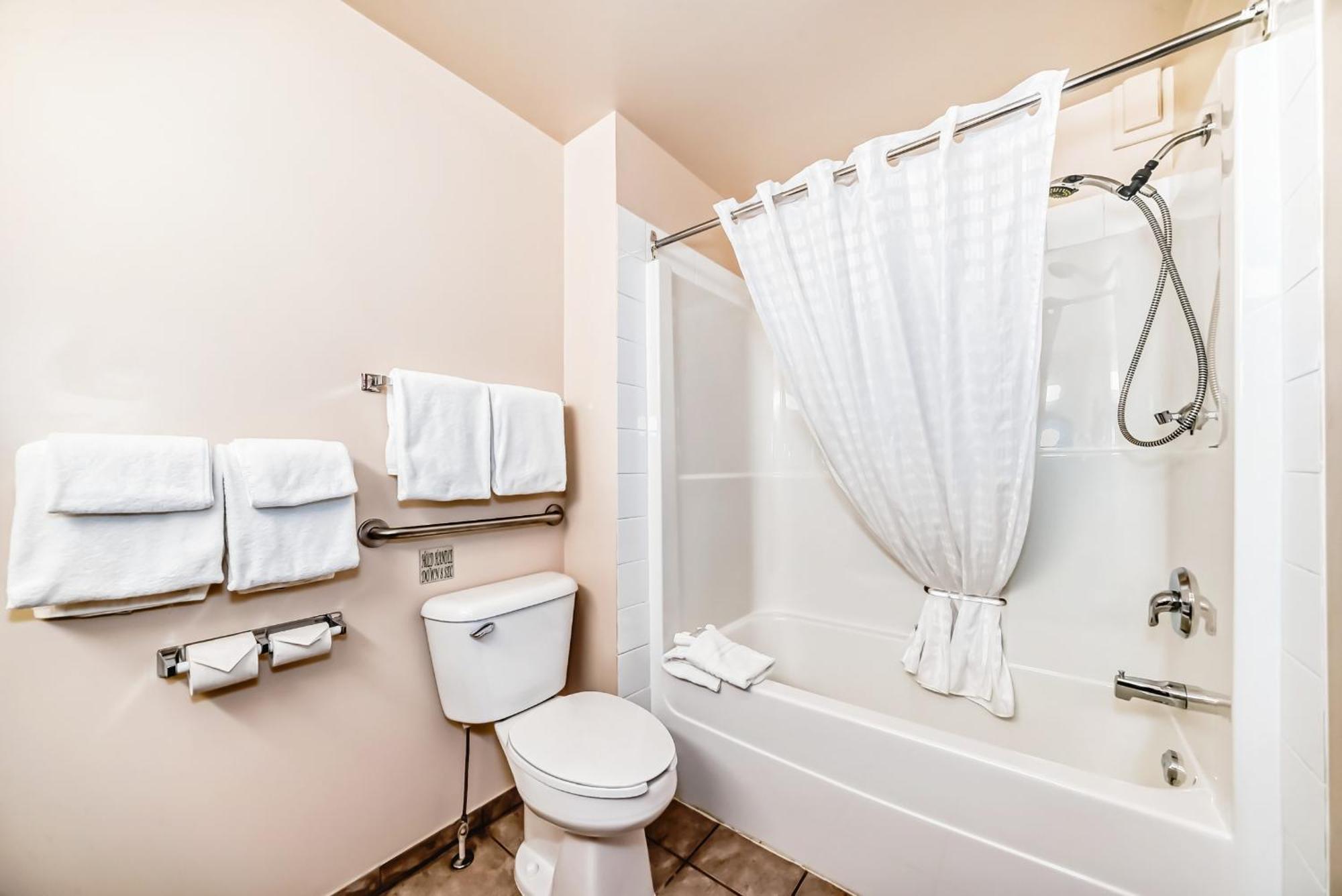 Grande Cache Inn & Suites Dış mekan fotoğraf