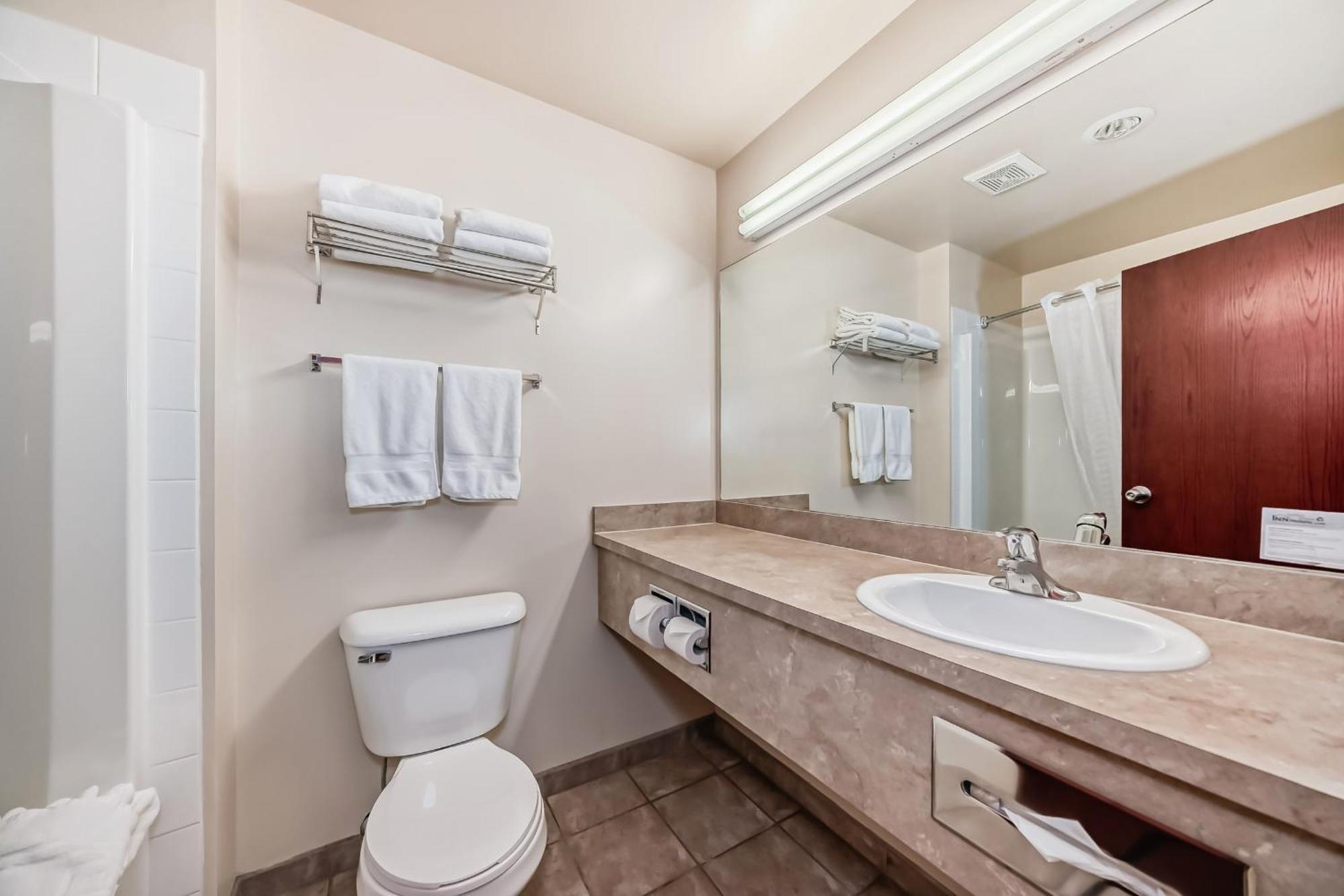 Grande Cache Inn & Suites Dış mekan fotoğraf