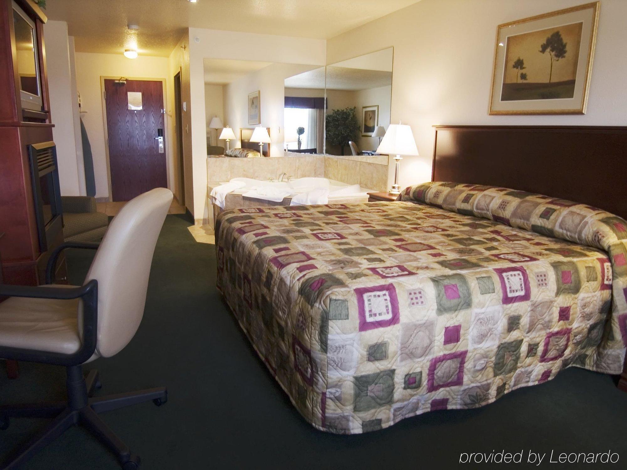 Grande Cache Inn & Suites Oda fotoğraf