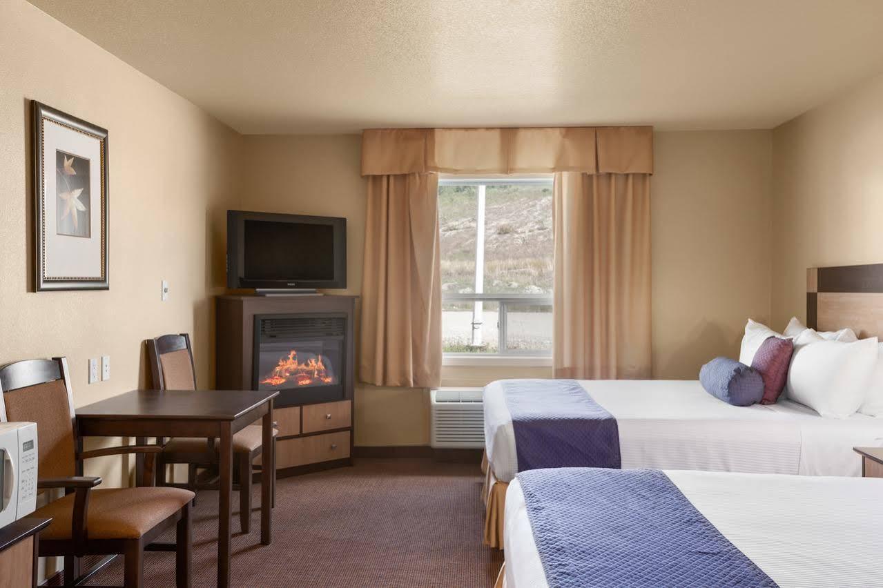 Grande Cache Inn & Suites Dış mekan fotoğraf